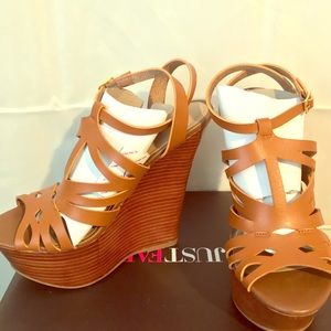 Cognac wedge sandals!